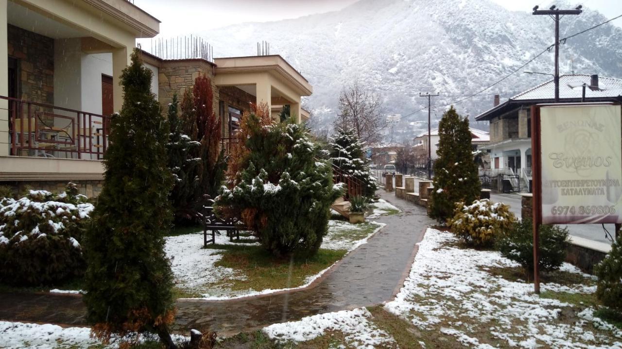 Evenos Villa Káto Loutrákion Esterno foto