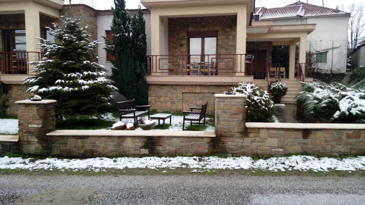 Evenos Villa Káto Loutrákion Esterno foto